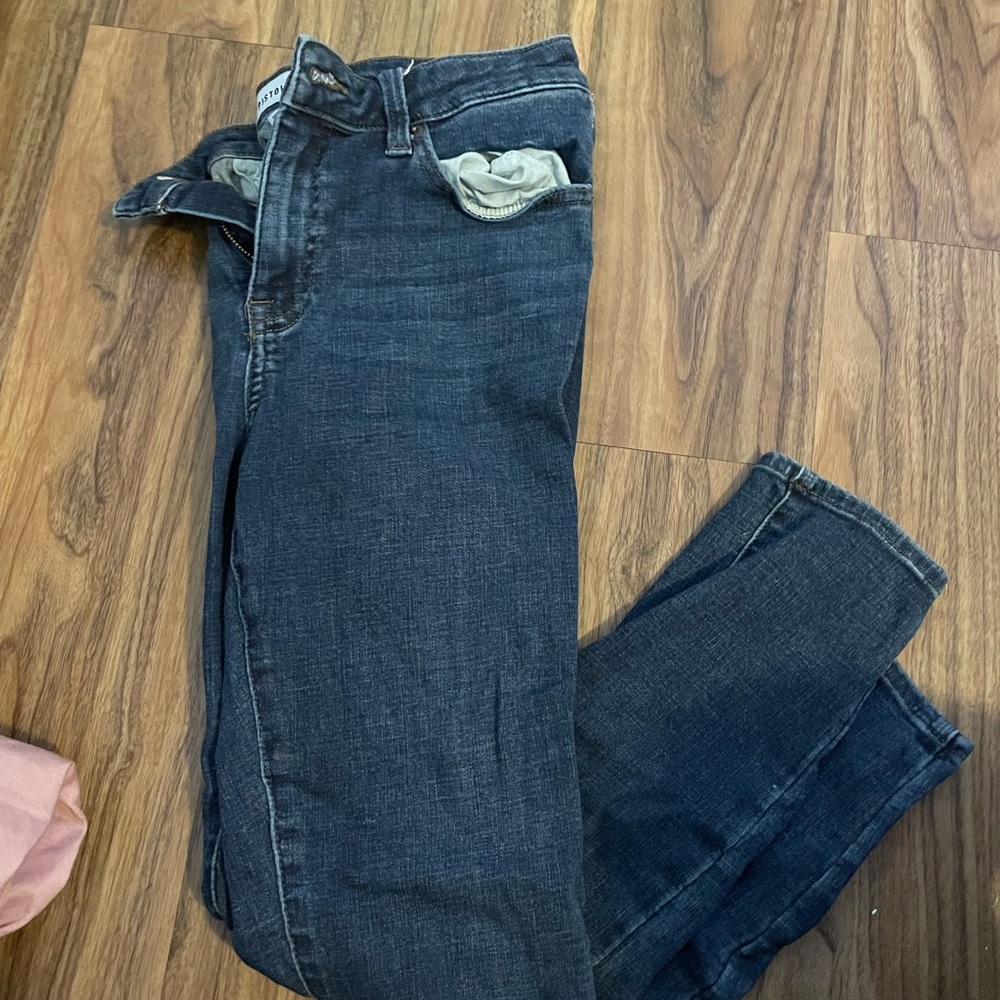 Pistola skinny jean!